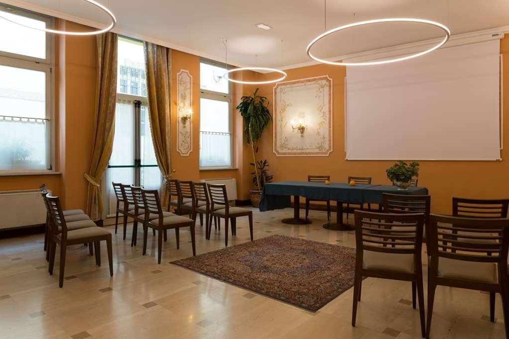 Hotel Palazzo Lovera Cuneo Einrichtungen foto
