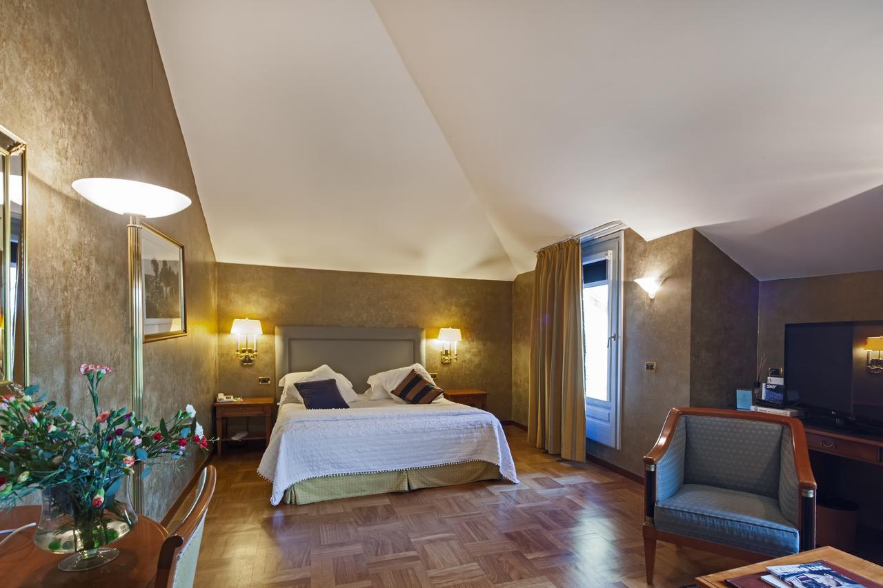 Hotel Palazzo Lovera Cuneo Exterior foto