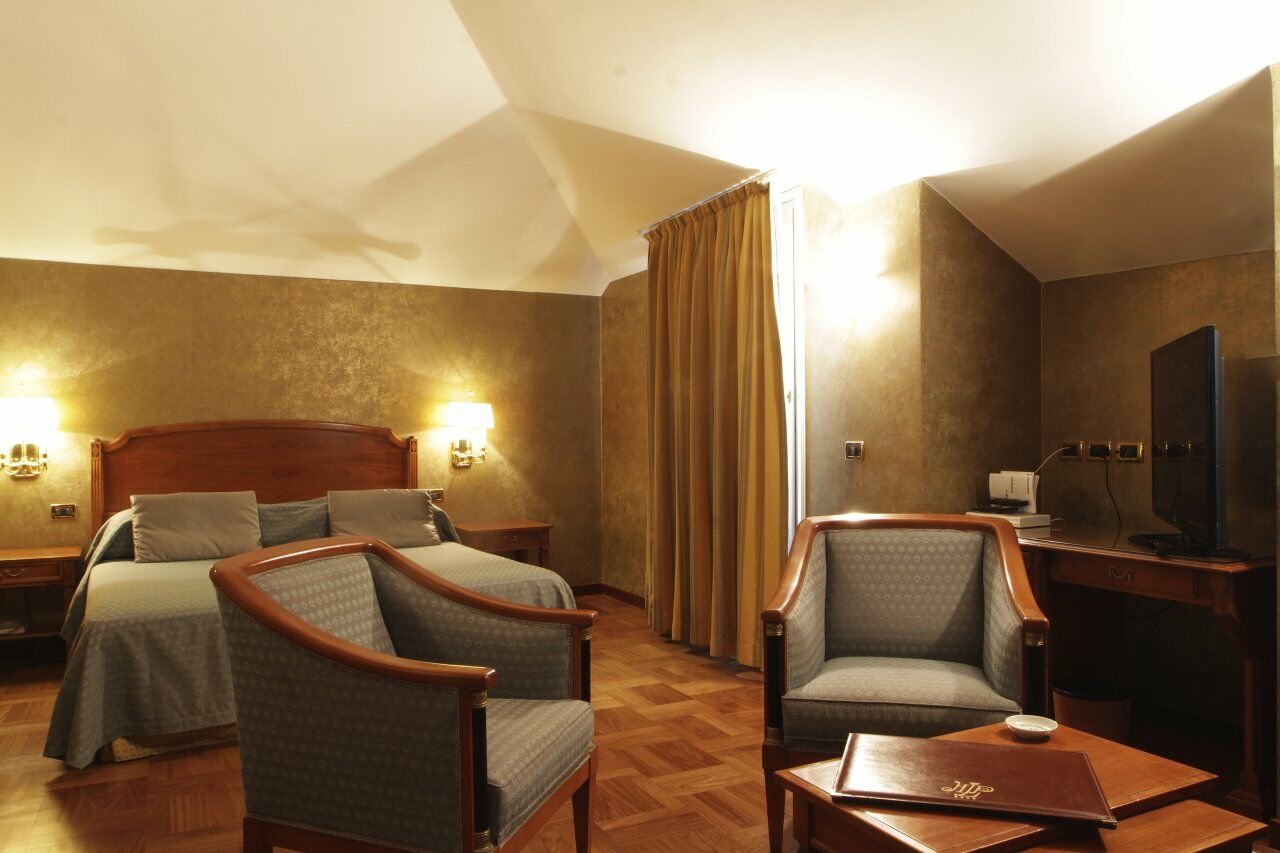 Hotel Palazzo Lovera Cuneo Exterior foto